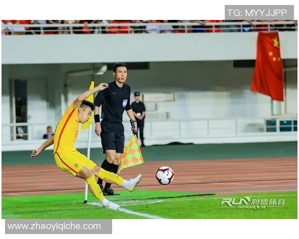 上海足球明星对抗赛盛况空前球迷热情高涨共同见证精彩瞬间